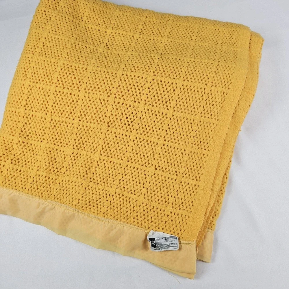 Vtg Blanket Satin Trim Orlon Nylon Waffle‎ Queen/King Bright Yellow Orange